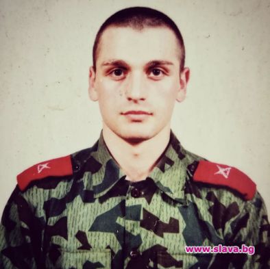 Александър Сано като войник