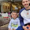 Даниел Петканов в "Пирогов" със сина си