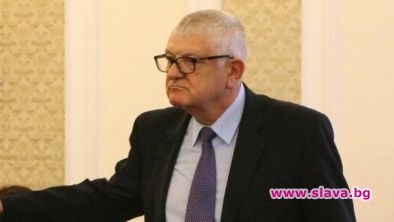 Как БСП-водачът Кънев милионерства с общински морски имоти на гърба на червените съветници