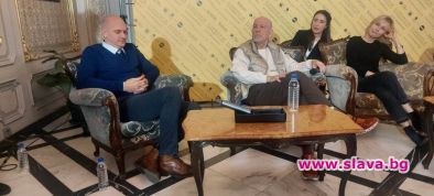 Отваряме българската сцена към света: Директорът на НТ В. Василев