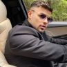 Чалга певец се сгромоляса на сцената (ВИДЕО)