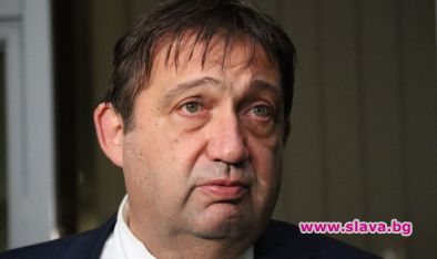 Дами бягат от мерак на министър, спасяват се в други ведомства