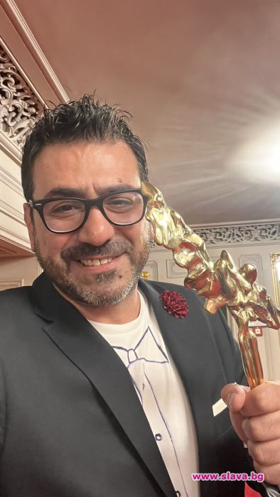  Водещият на „100% будни“ по БНТ Стефан А. Щерев с награда „ИКАР 2023“