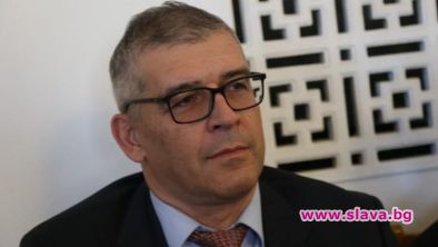 Шефът на НС ли спаси зам.-министър, дал 30М лв. без конкурс на борческа групировка
