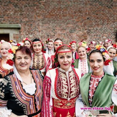 Графа пее с Мистерията на българските гласове
