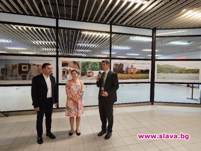 Изложба рекламира София на летището