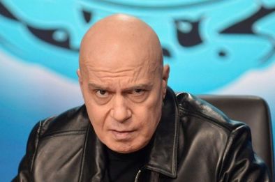 Слави Трифонов с 13 въпроса след катастрофата с Кирил Петков