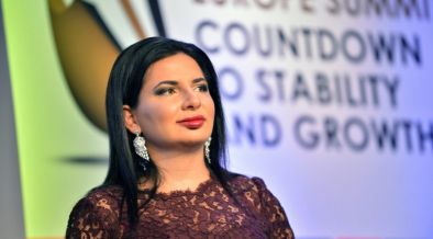 Издирват криптокралицата Ружа Игнатова в Атина