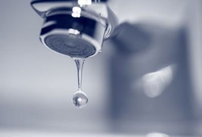 Поредна водна авария в Евксиноград - до Златните без вода, докато мръсната тръба още лее фекалии