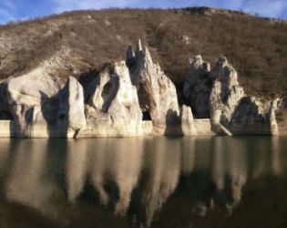 На царски лов за самодиви и скални замъци по българската Амазонка: Тайната парола Шерба