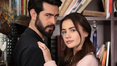 Любовта пресича пътя на отмъщението в премиерния сериал Кървави цветя по бТВ Стори