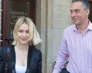 Бакалова с бургаска премиера