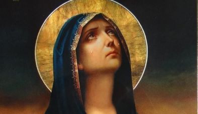 На колко години е Дева Мария, когато ражда Иисус?
