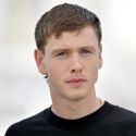 Трябва всички да са честни с теб, ако искаш да си режисьор: Харис Дикинсън