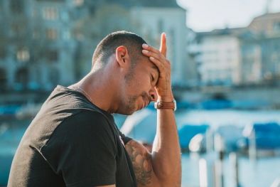 Защо сме влюбени в отрицателните емоции и каква е разликата между страх и тревога?
