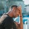 Защо сме влюбени в отрицателните емоции и каква е разликата между страх и тревога?