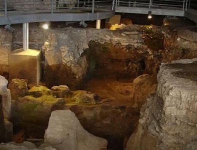 Тази пещера пренаписва историята на човешката архитектура — с 130 000 години назад