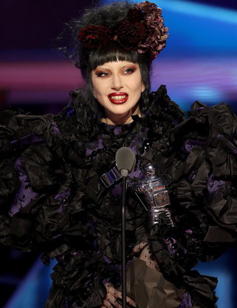Лейди Гага стана Артист на годината