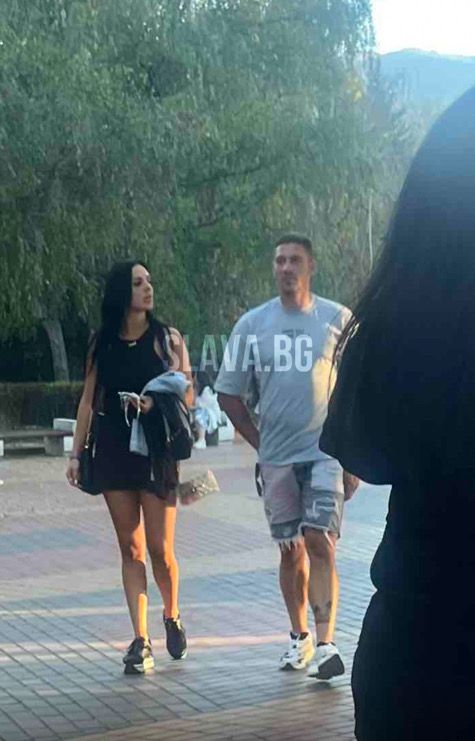 Само в Slava.bg: Симона Загорова изловена с млад спортяга