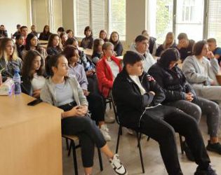 Гимназисти от Костинброд научиха как да се справят с омразата
