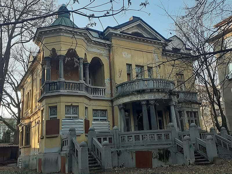 Тръгва реконструкцията на Къщата с ягодите