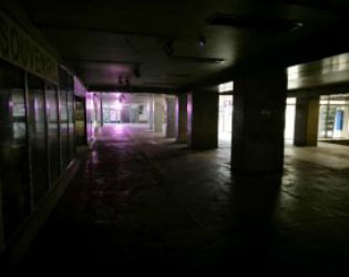 Най-централният подлез на София тази вечер, бой на негри..., има ли кмет: ФОТО НА НОЩТА