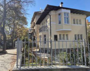 Улицата на духовете: Елин Пелин с домовете на патрона