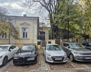 Детска градина ли, кмете? Синият лъв остана без градина и ще си бъде кръчма