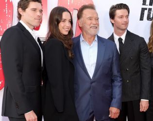 Арнолд Шварценегер с рядка поява със синовете си Патрик и Кристофър