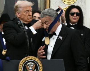 Доналд Тръмп отличи Силвестър Сталоун в Белия дом