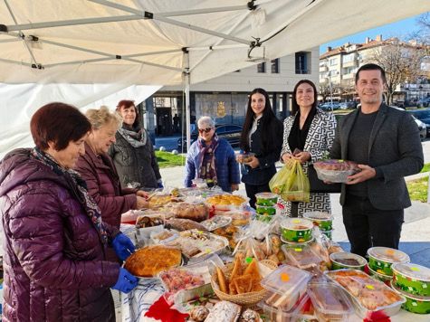 Част от Коледа – празничният базар отвори врати