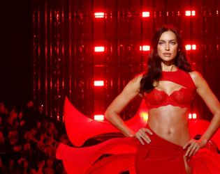 Ирина Шейк навършва 40 години: икона на световната мода със запомнящ се стил