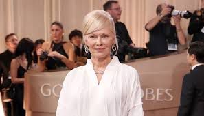 Памела Андерсън със зашеметяваща визия на наградите 