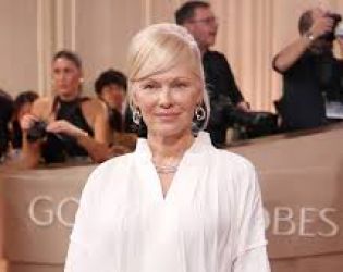 Памела Андерсън със зашеметяваща визия на наградите "Златен Глобус" - с лек грим и женствено излъчва