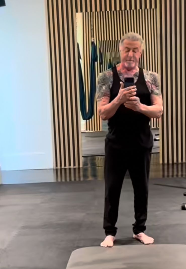 Силвестър Сталоун впечатлява с форма седмици преди 80-ия си рожден ден