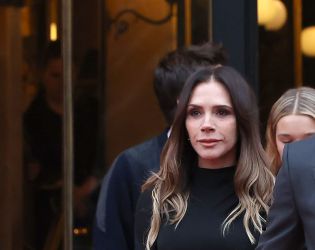 Виктория Бекъм благодари на децата си, но Бруклин отново отсъства