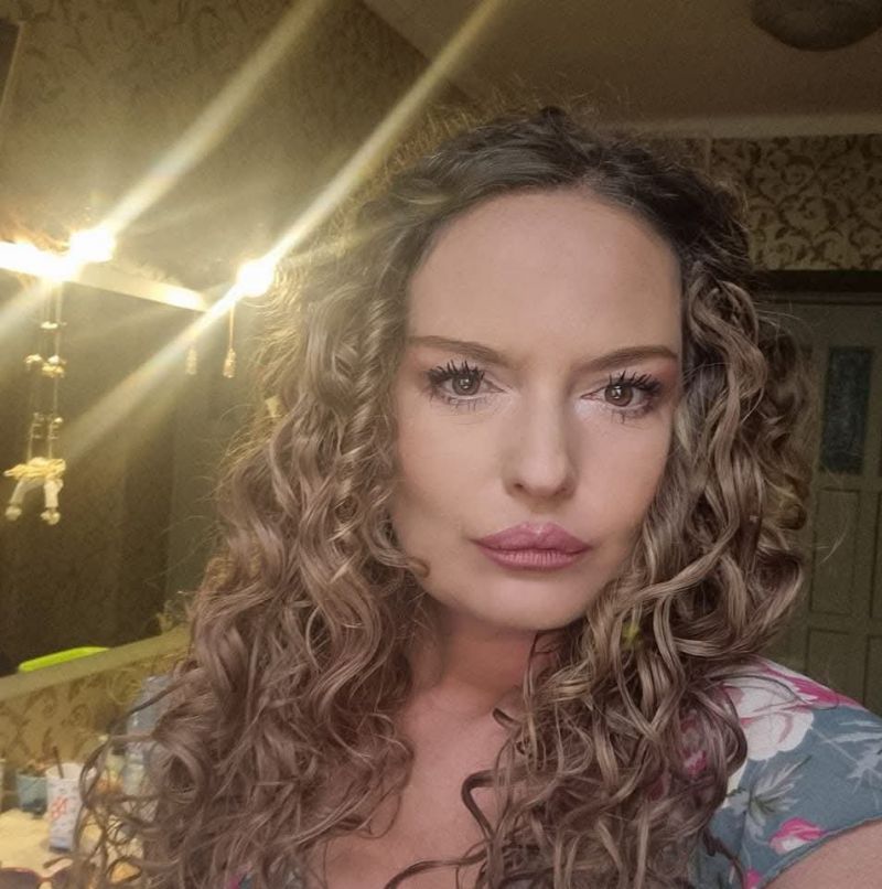 €10 за 1,5км с такси или избити зъби: Актриса се изповядва