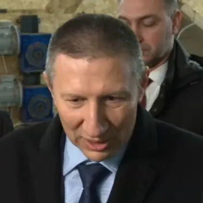 По-фрапиращ от Туин Пийкс е Петрохан: Сарафов