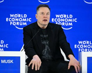 Мъск все по-близо до статуса трилионер, богатството му надхвърли 800 млрд. 