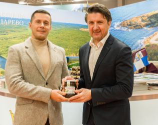 Засилен интерес към щанда на община Царево, новият слоган предизвика фурор