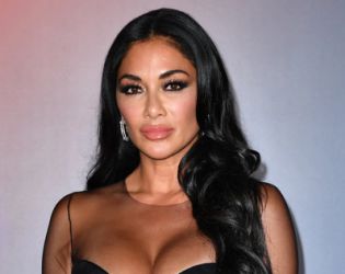 Бившата на Гришо тръгва на турне