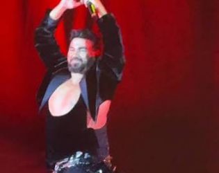 Недоволство след концерта: Азис може да пее, но очаквахме истинско шоу