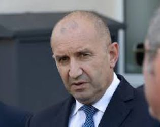 Радев ще използва 3-ти март, за да се обяви