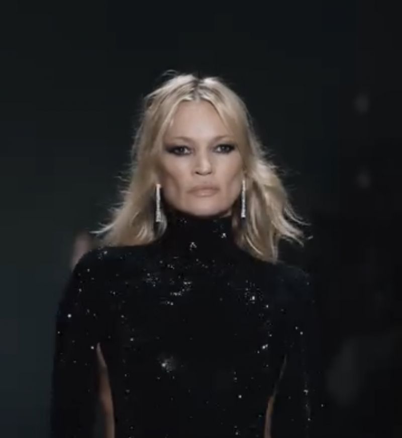 Кейт Мос триумфира за Gucci: ВИДЕО НА ДЕНЯ