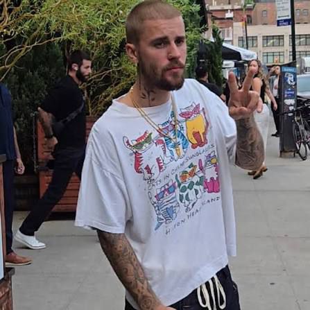 Бийбър с 300 млн. долара на 32