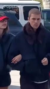 Джъстин Бийбър изгуби самообладание и хвърли бутилка по папараци в Холивуд