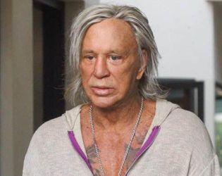 Мики Рурк изгонен от дома си заради неплатен наем, отрича GoFundMe кампанията