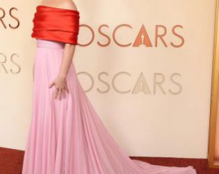 Джеси Бъкли в Chanel за Оскар