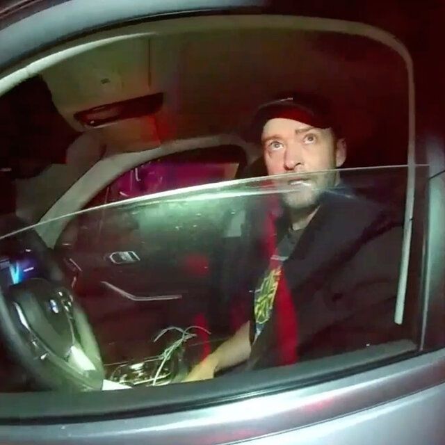Нови кадри показват Джъстин Тимбърлейк при тест за трезвеност след арест в Саг Харбър