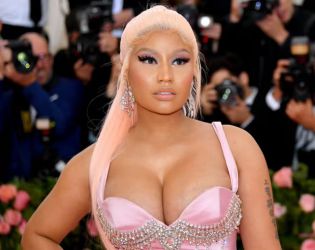 Ники Минаж на съд